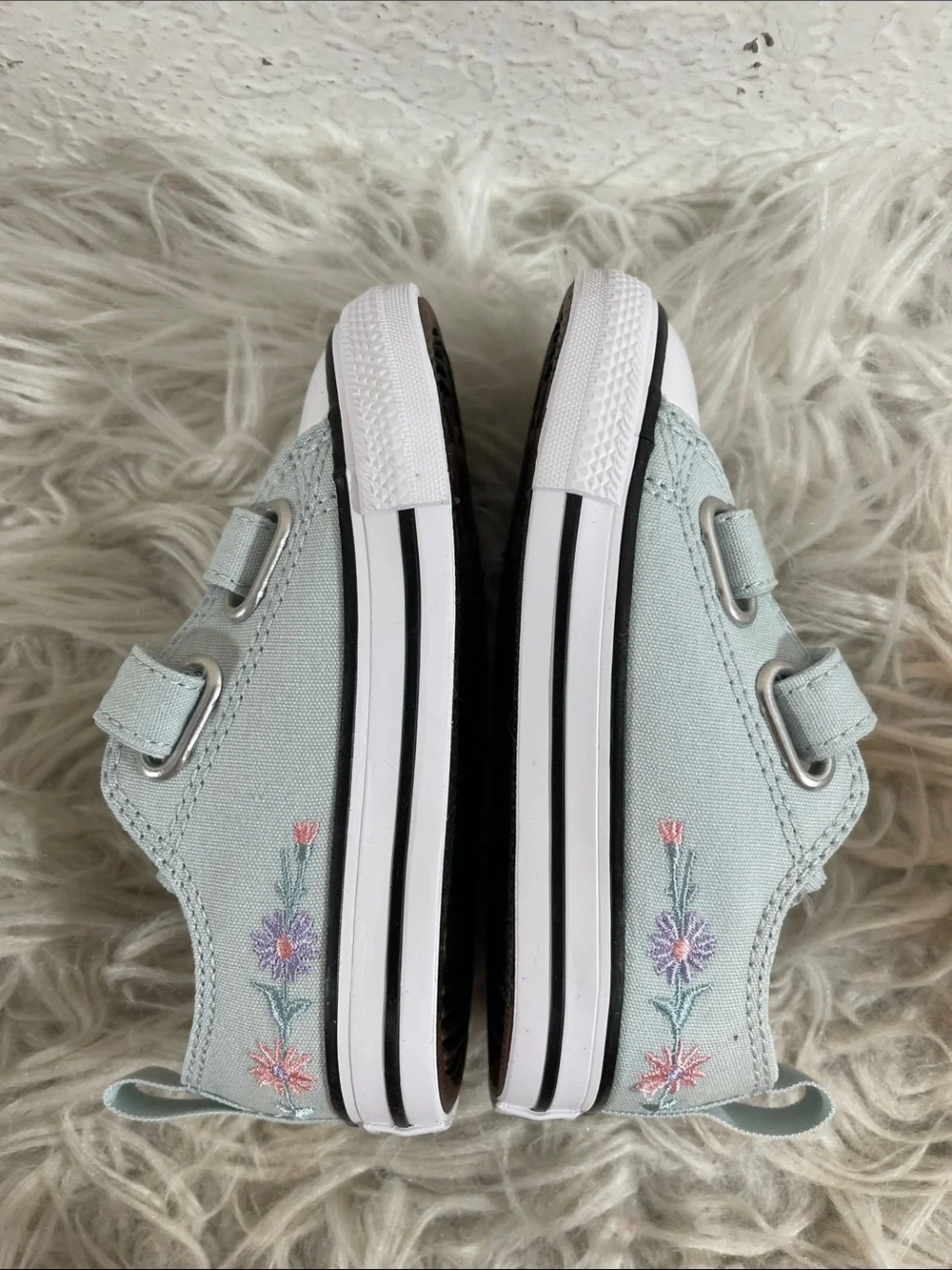 CONVERSE Chuck Taylor All Star Easy-On Velcro Embroidered Floral Kids Size 7 NEW